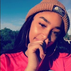 Meet your Posher, Shania